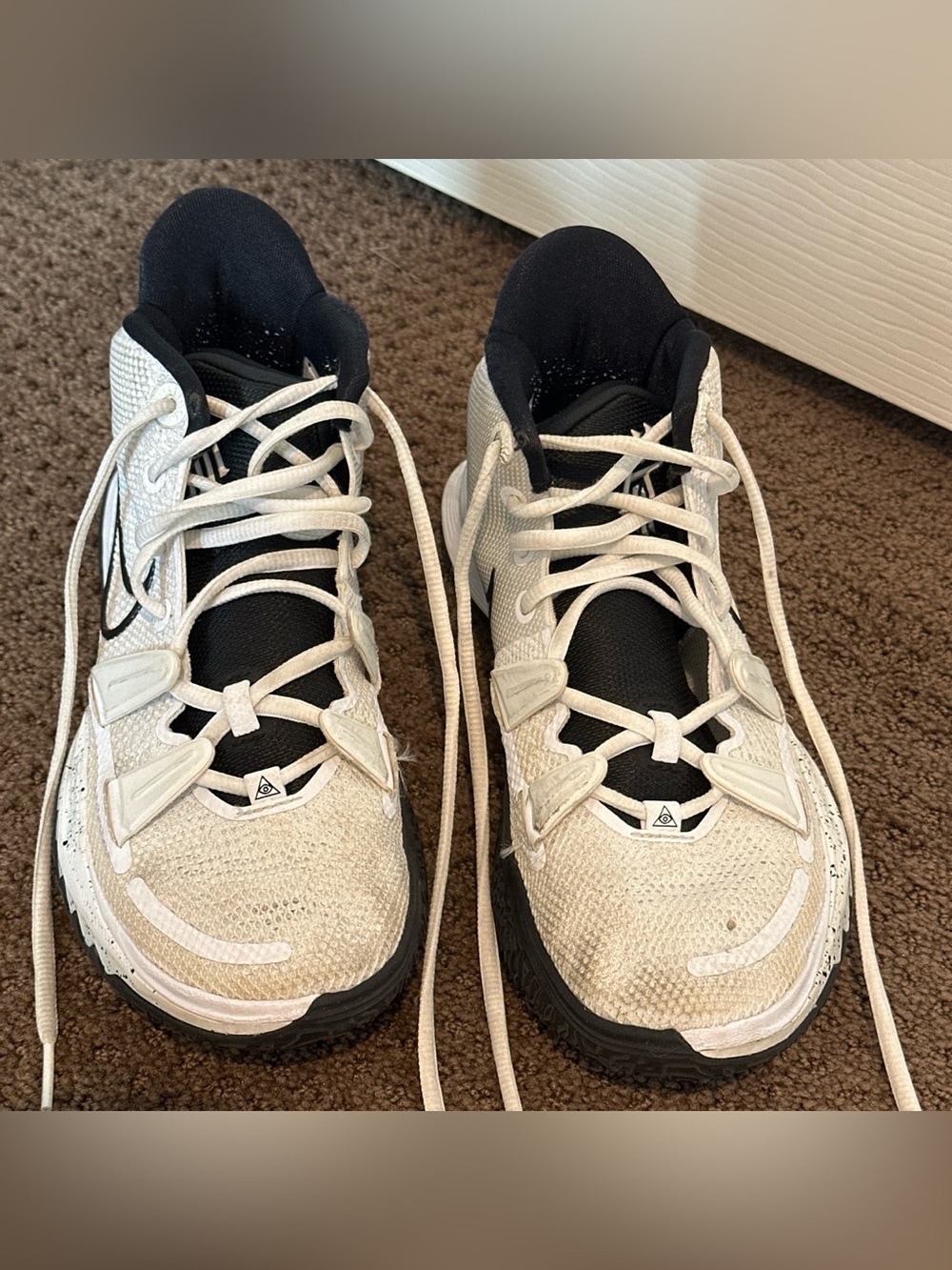 Nike Kyrie 7 White and Black Athletic Sneakers